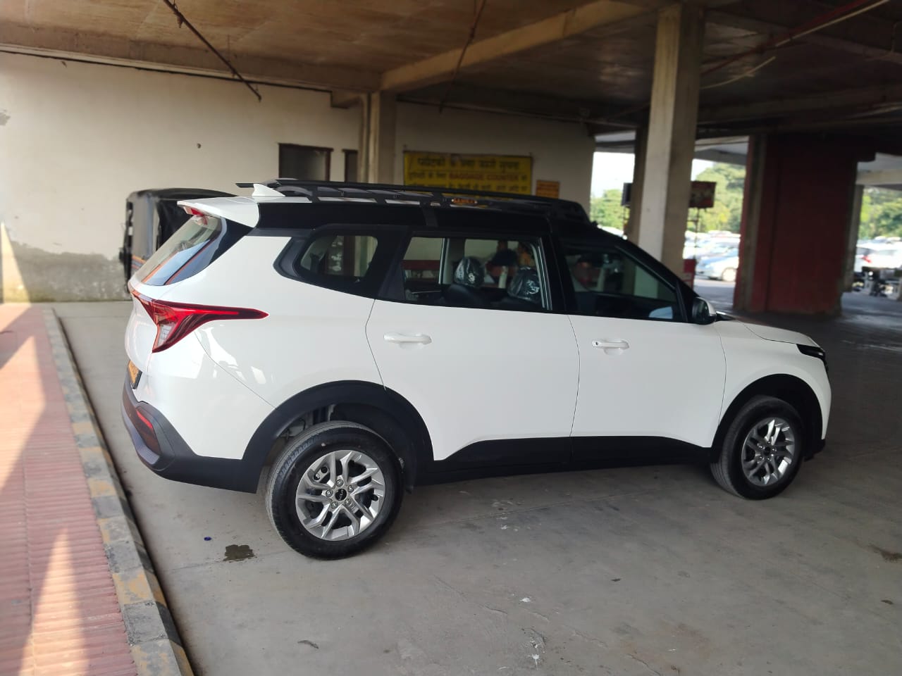 Kia Carens - view 1